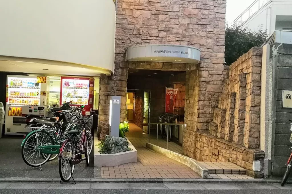 新越泉　サウナ　タトゥー